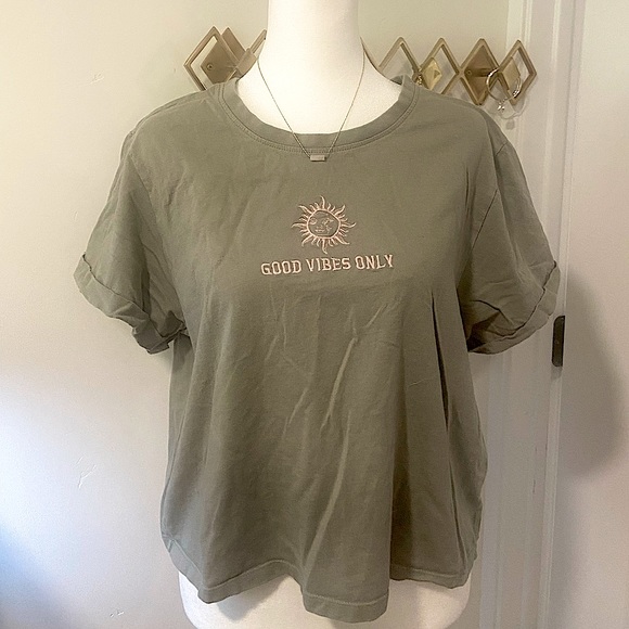 Good Vibes Only Crop. Green. Women’s size XL. Print on front and back! - Picture 1 of 3